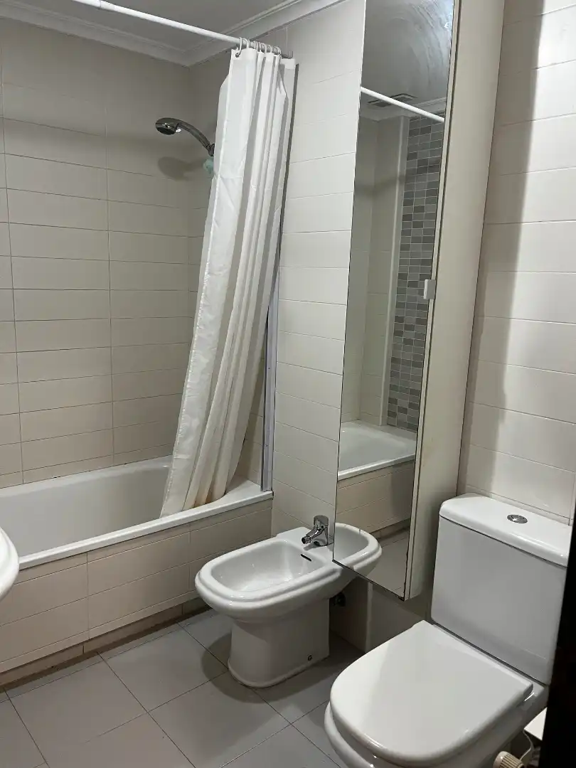 Baño de Casa adosada en venta en Torrelavega  con Calefacción, Terraza y Trastero