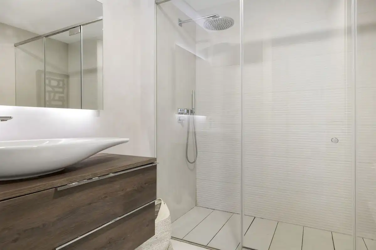 Baño de Apartamento en venta en Estepona con Aire acondicionado, Terraza y Piscina comunitaria