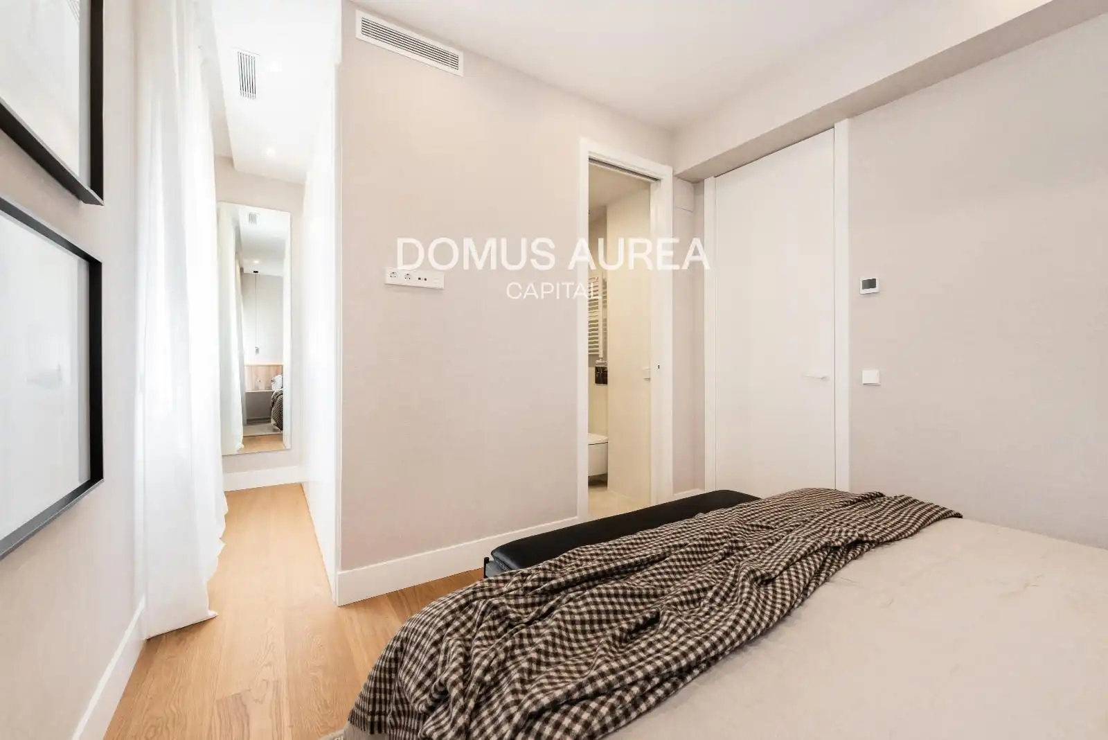 Schlafzimmer von Wohnung zum Verkauf in Madrid mit Klimaanlage, Parkett und Möbliert