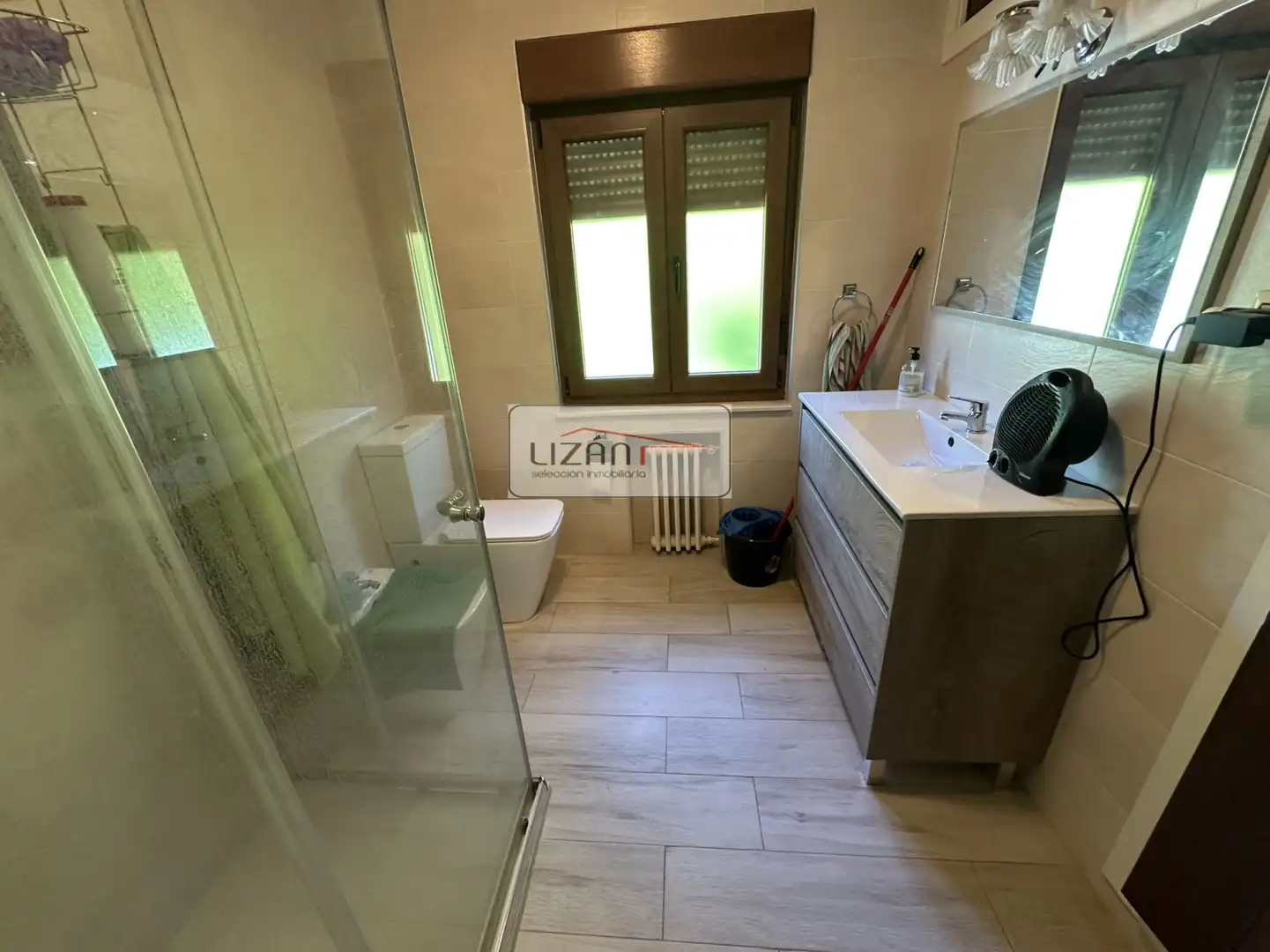Bany de Casa o xalet en venda en Siero amb Calefacció i Parquet