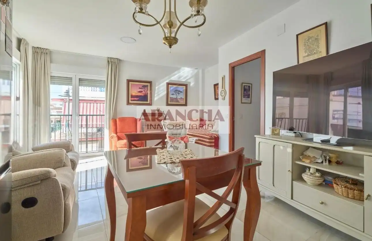 Vista exterior de Piso en venta en Chipiona