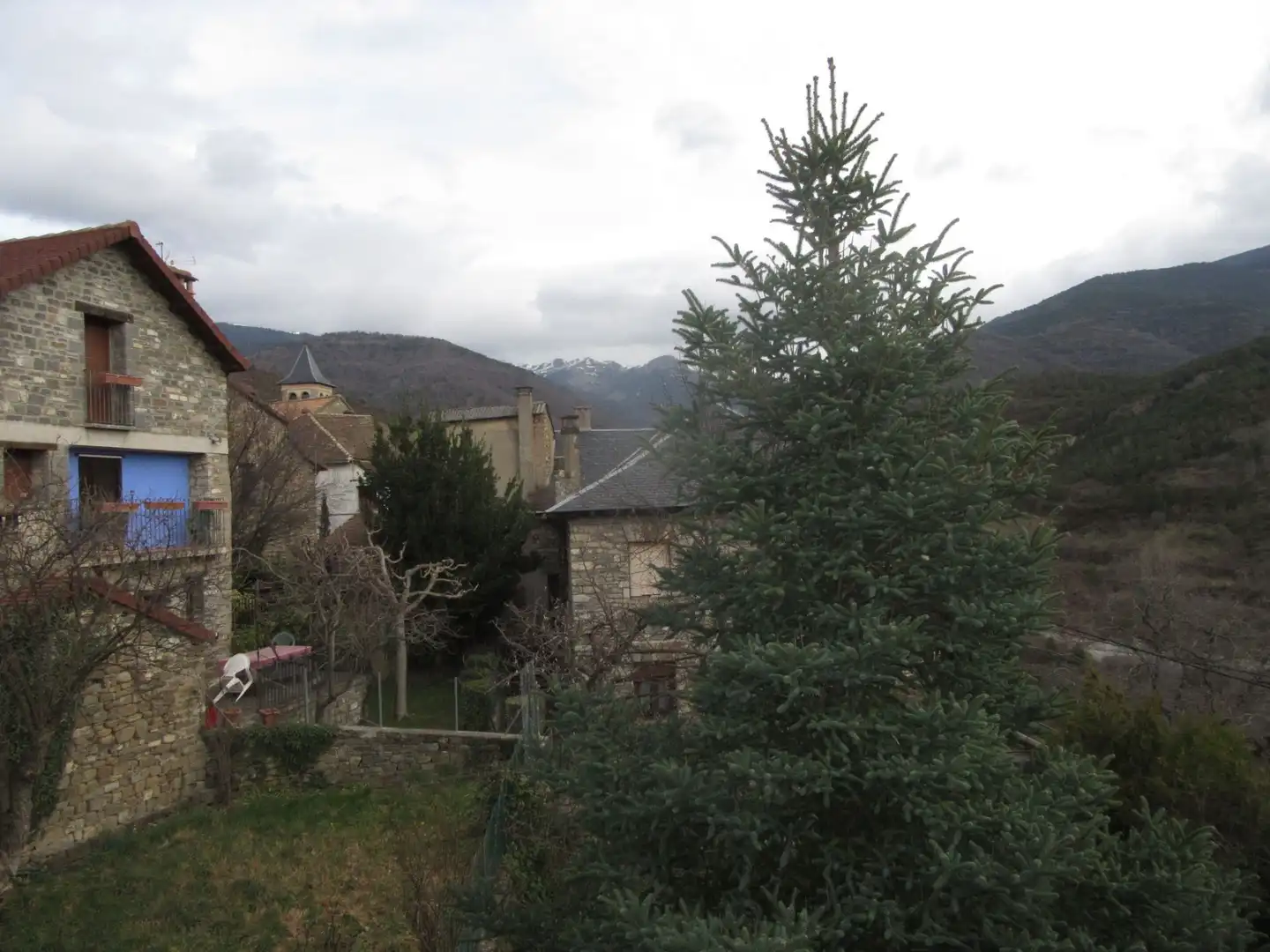 Vista exterior de Casa o chalet en venta en Aragüés del Puerto