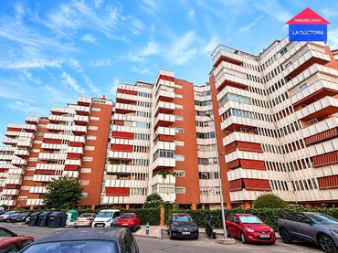 Piso con ascensor en venta en Villafontana - Estoril I