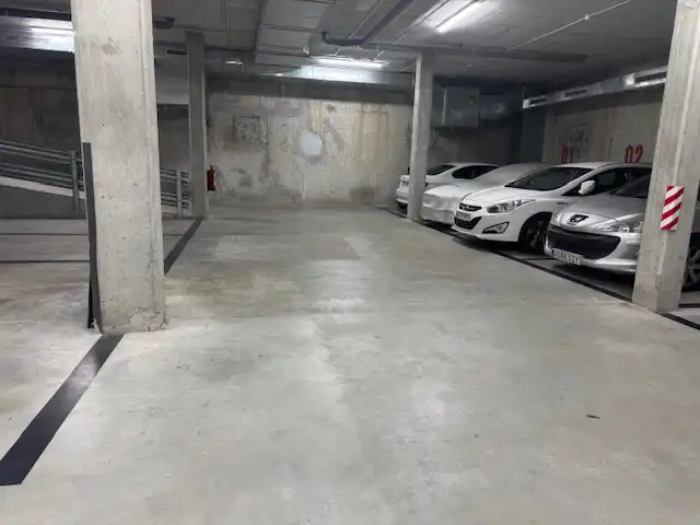 Parkplatz von Garage zum Verkauf in Barcelona mit Alarm
