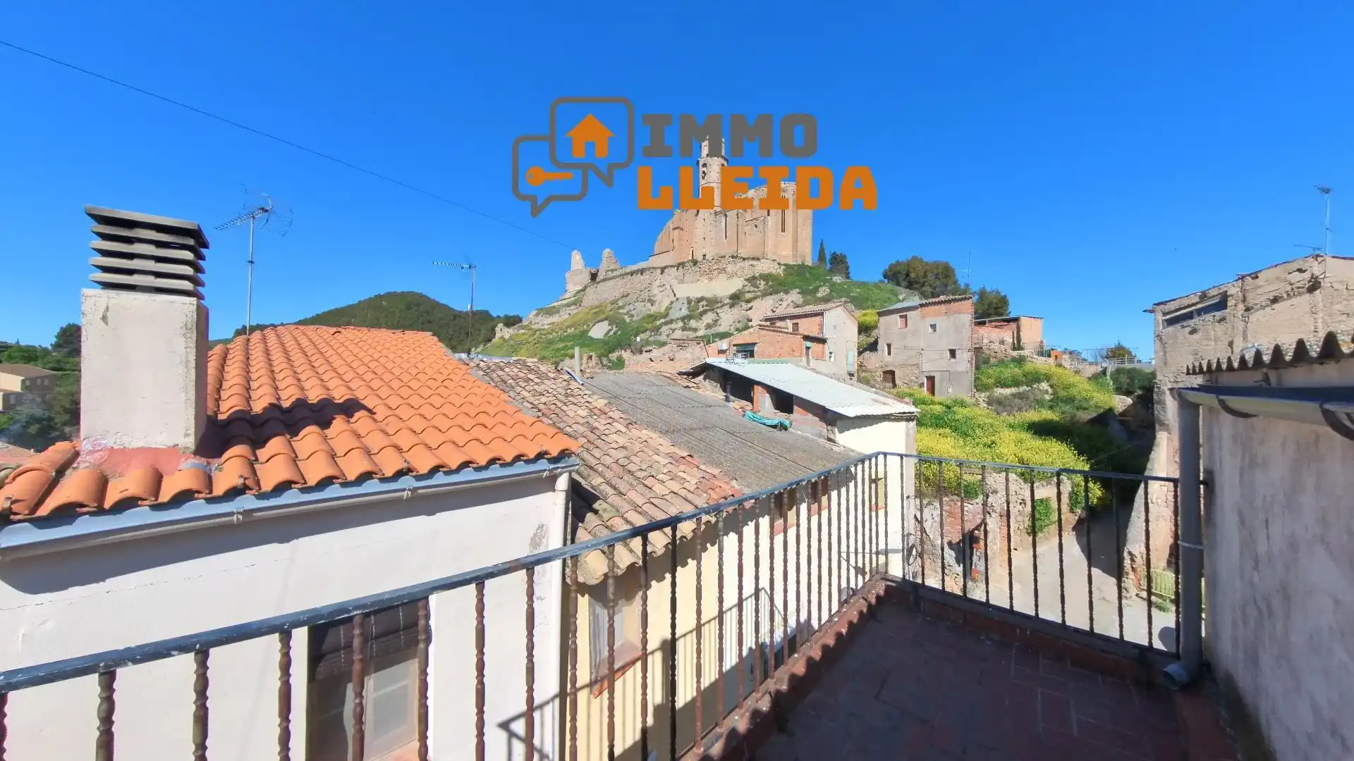 Adosado con terraza en venta en Calle Santa Maria