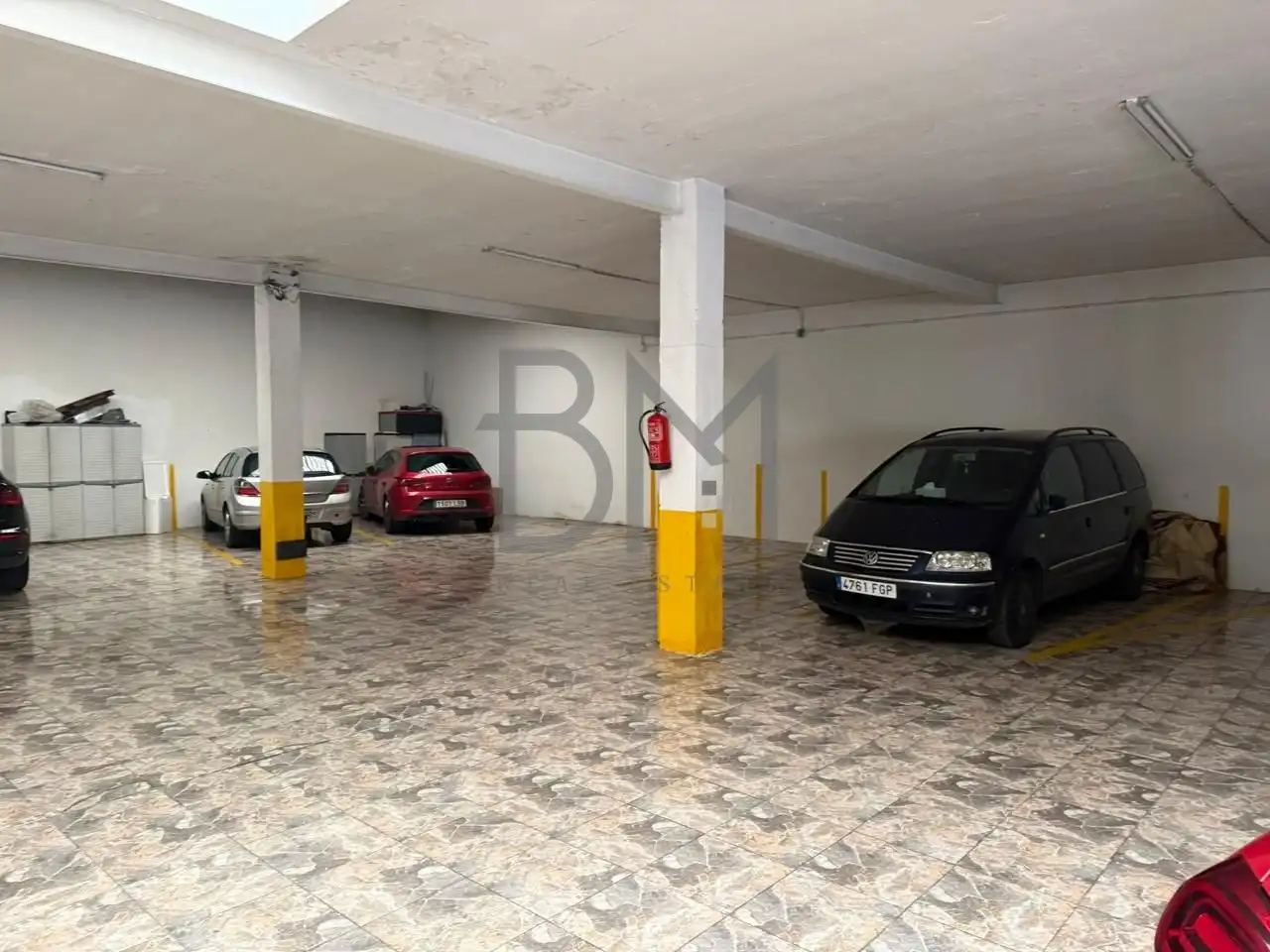 Parkplatz von Fabrikhallen zum Verkauf in Veredillas