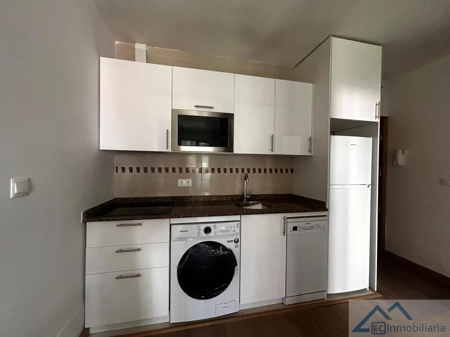 Cuina de Apartament de lloguer en Puerto Chico