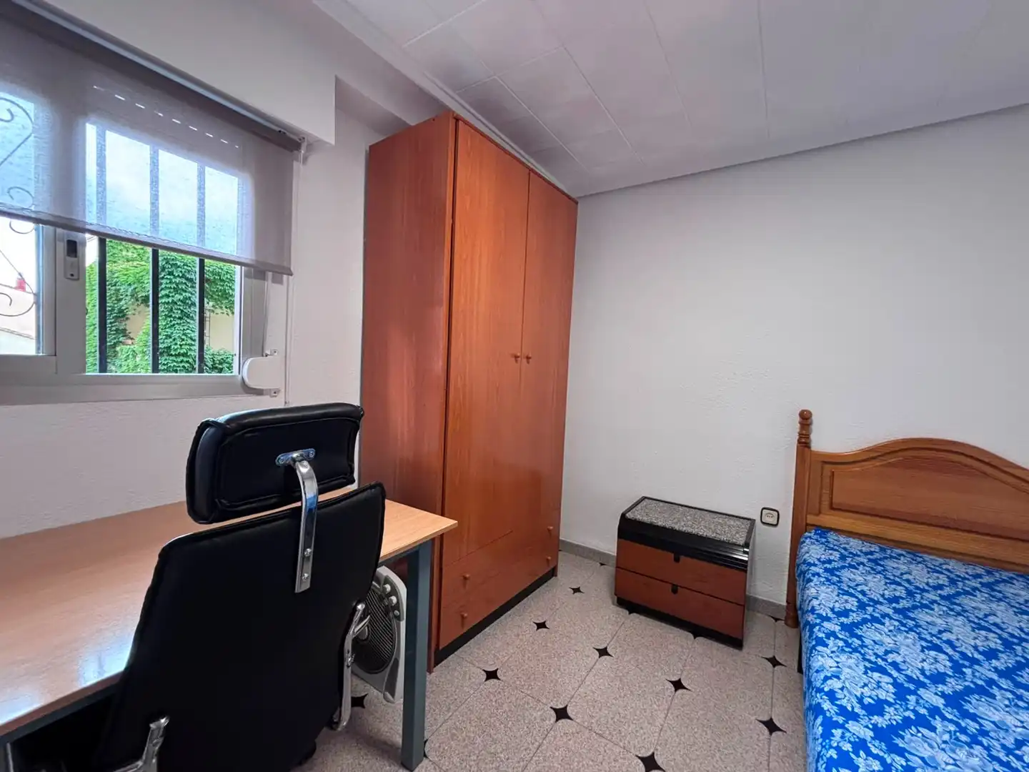 Schlafzimmer von Wohnung zur Miete in Burjassot mit Möbliert, Ofen und Waschmaschine