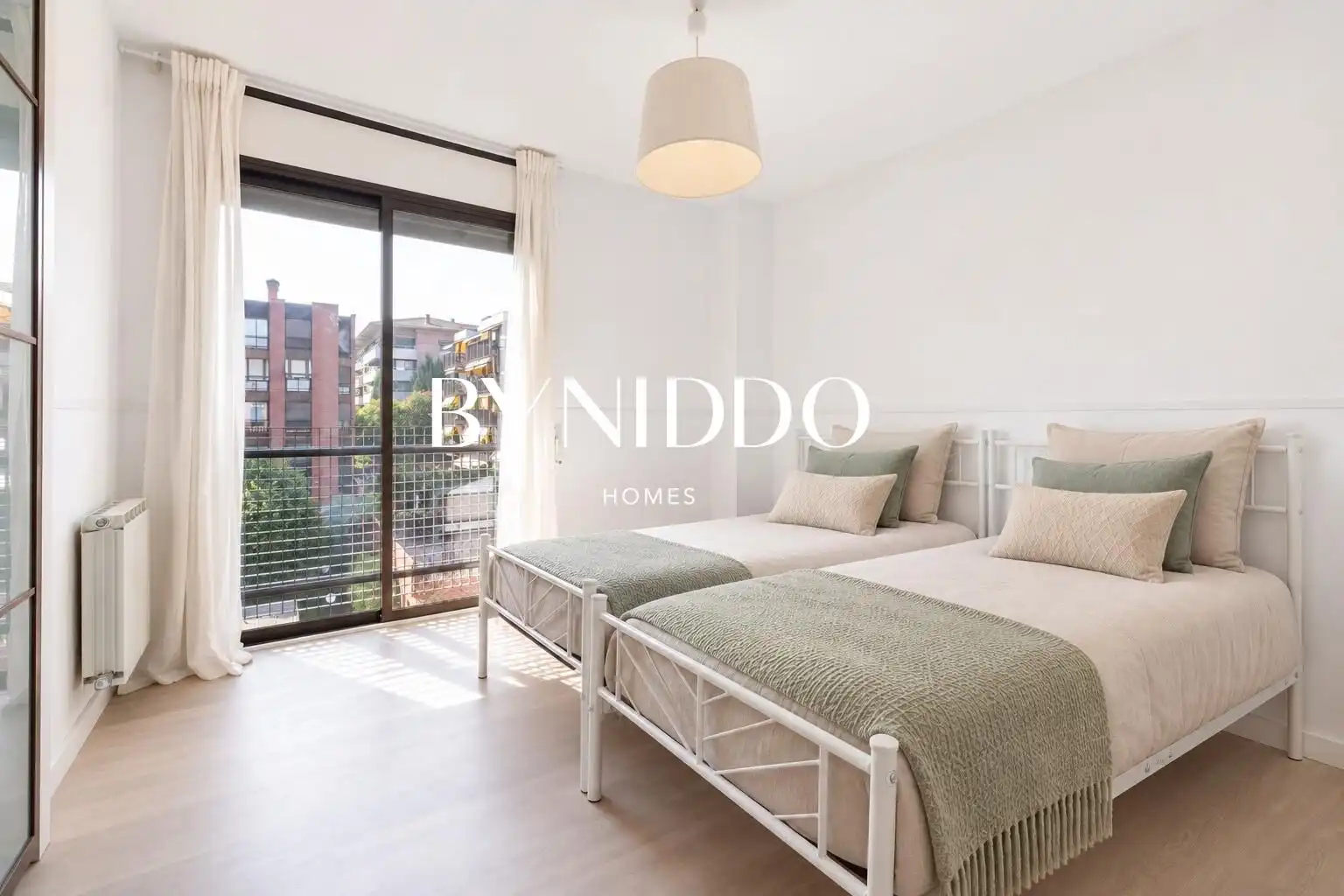 Habitación de Ático en venta en Sant Cugat del Vallès con Aire acondicionado, Calefacción y Parquet