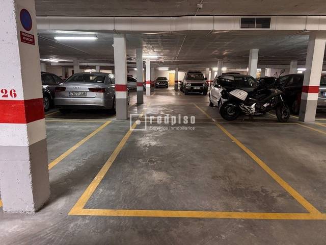 Garaje en Alquiler en ANTONIO MACHADO en Parque Ayala - Jardín de la Abadía - Huelín