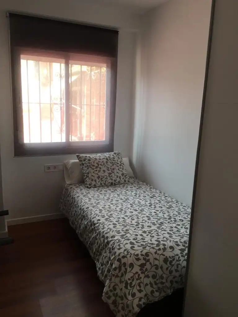 Habitación de Piso de alquiler en Málaga con Aire acondicionado, Amueblado y Horno
