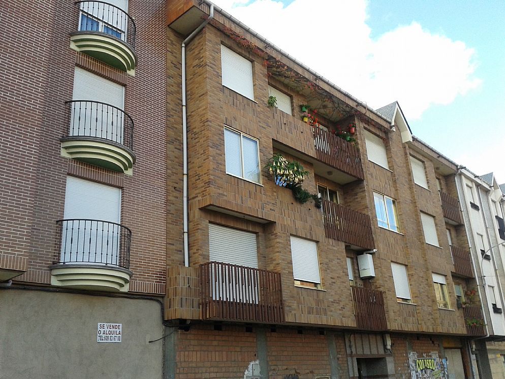 Vista exterior de Pis en venda en Bembibre