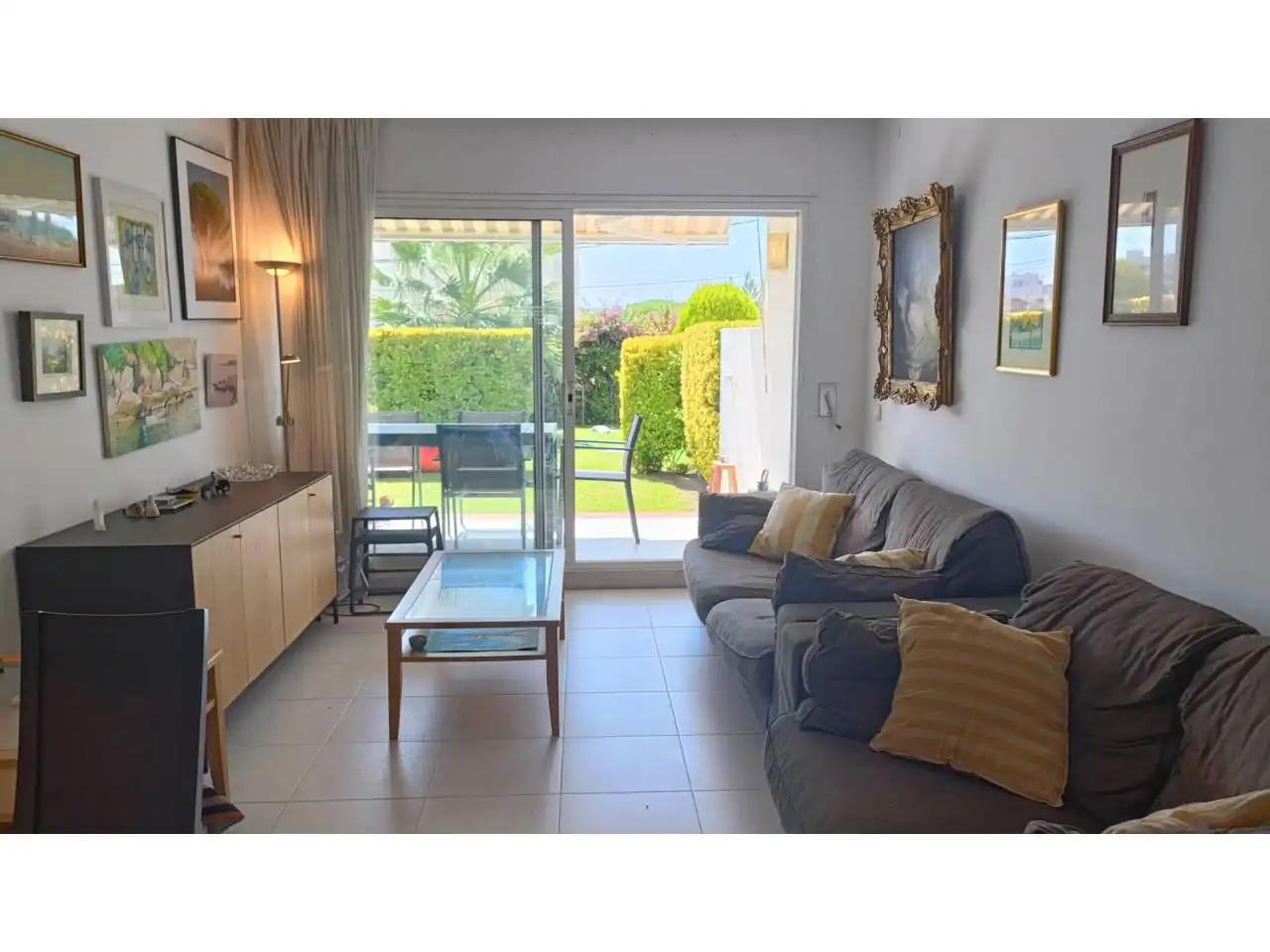 Living room of Flat for sale in L'Escala  with Private garden, Terrace and Furnished