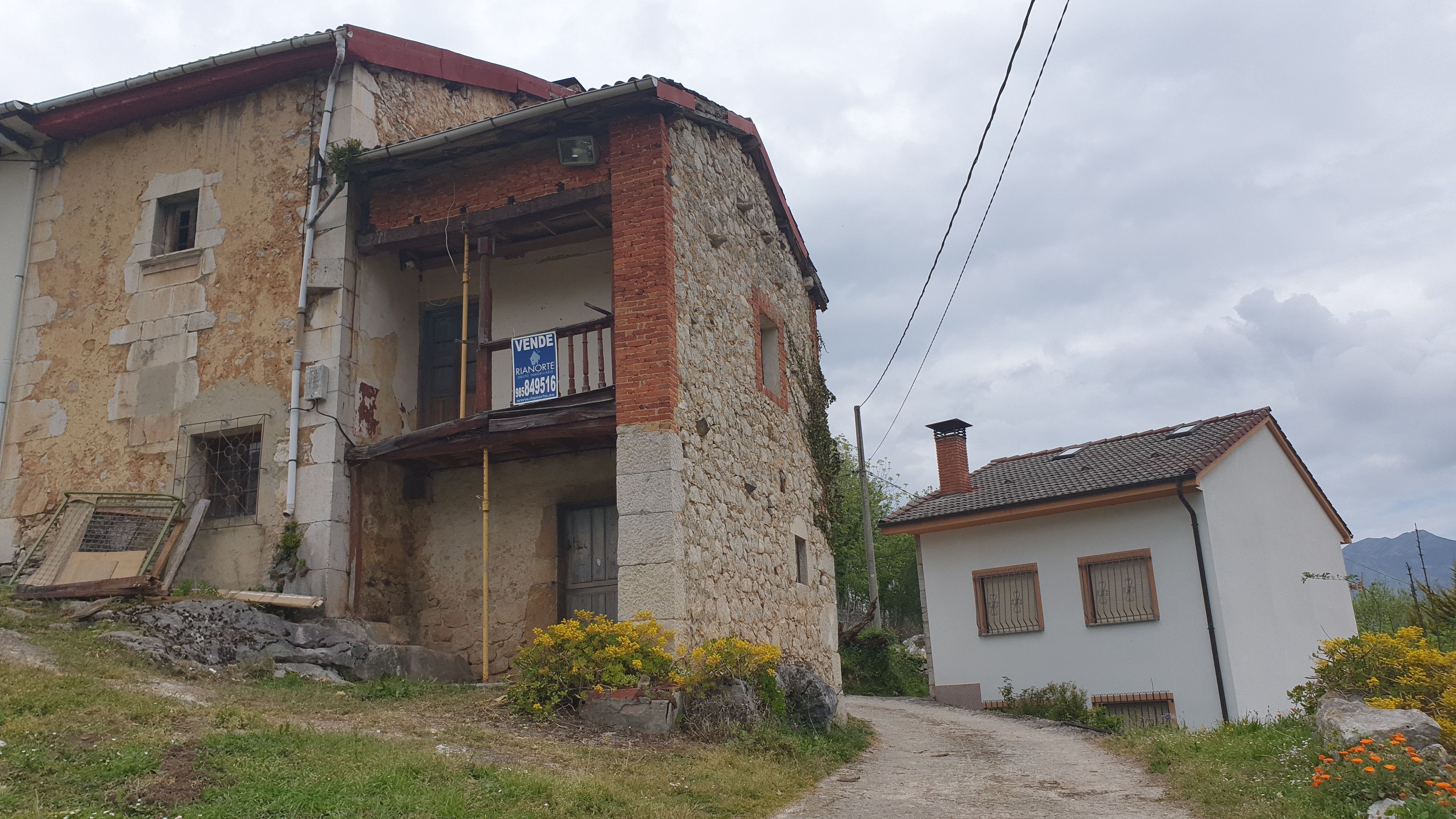 Exterior view of Single-family semi-detached for sale in Cabrales  with Private garden, Storage room and Balcony