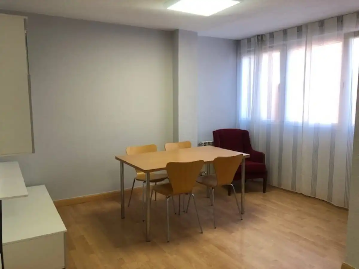 Piso de alquiler en Castilla - Hermida