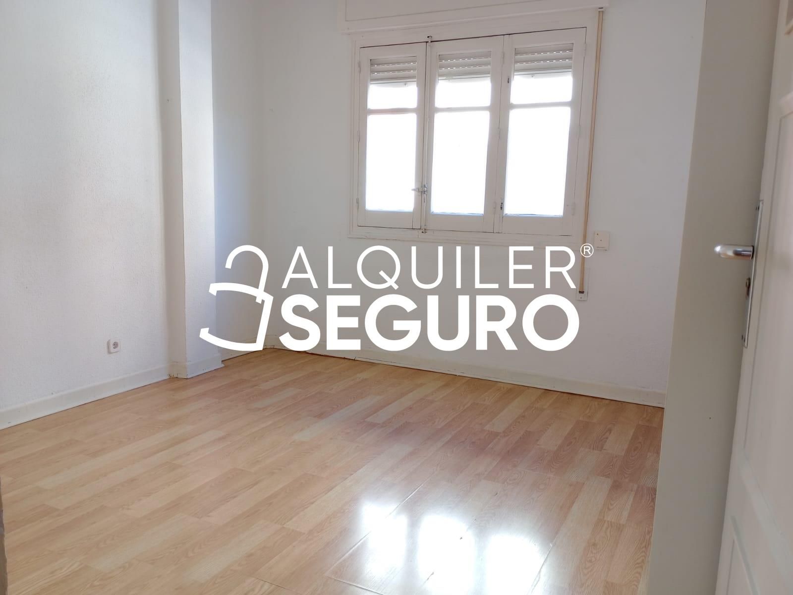 Dormitori de Pis de lloguer en  Madrid Capital amb Calefacció