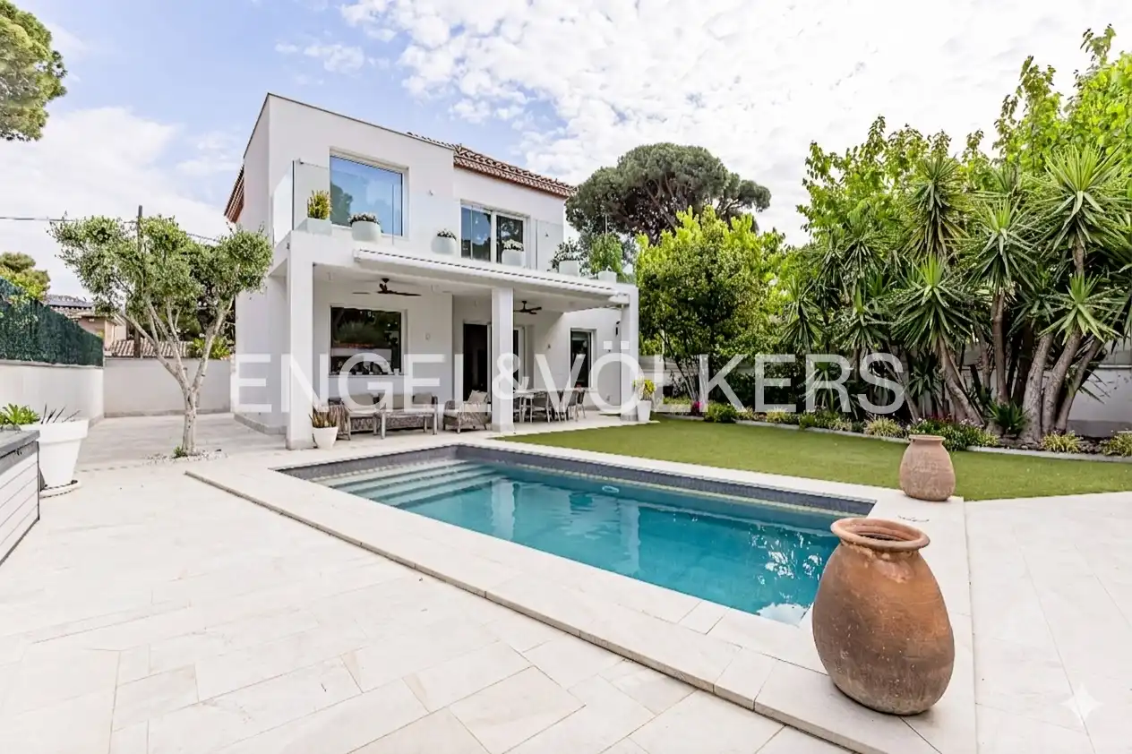 Exterior view of Houses for sale in Castelldefels  with Air Conditioner, Heating and Private garden