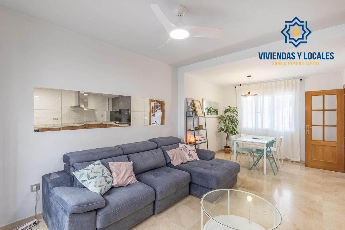 Living room of House or chalet for sale in  Granada Capital  with Terrace