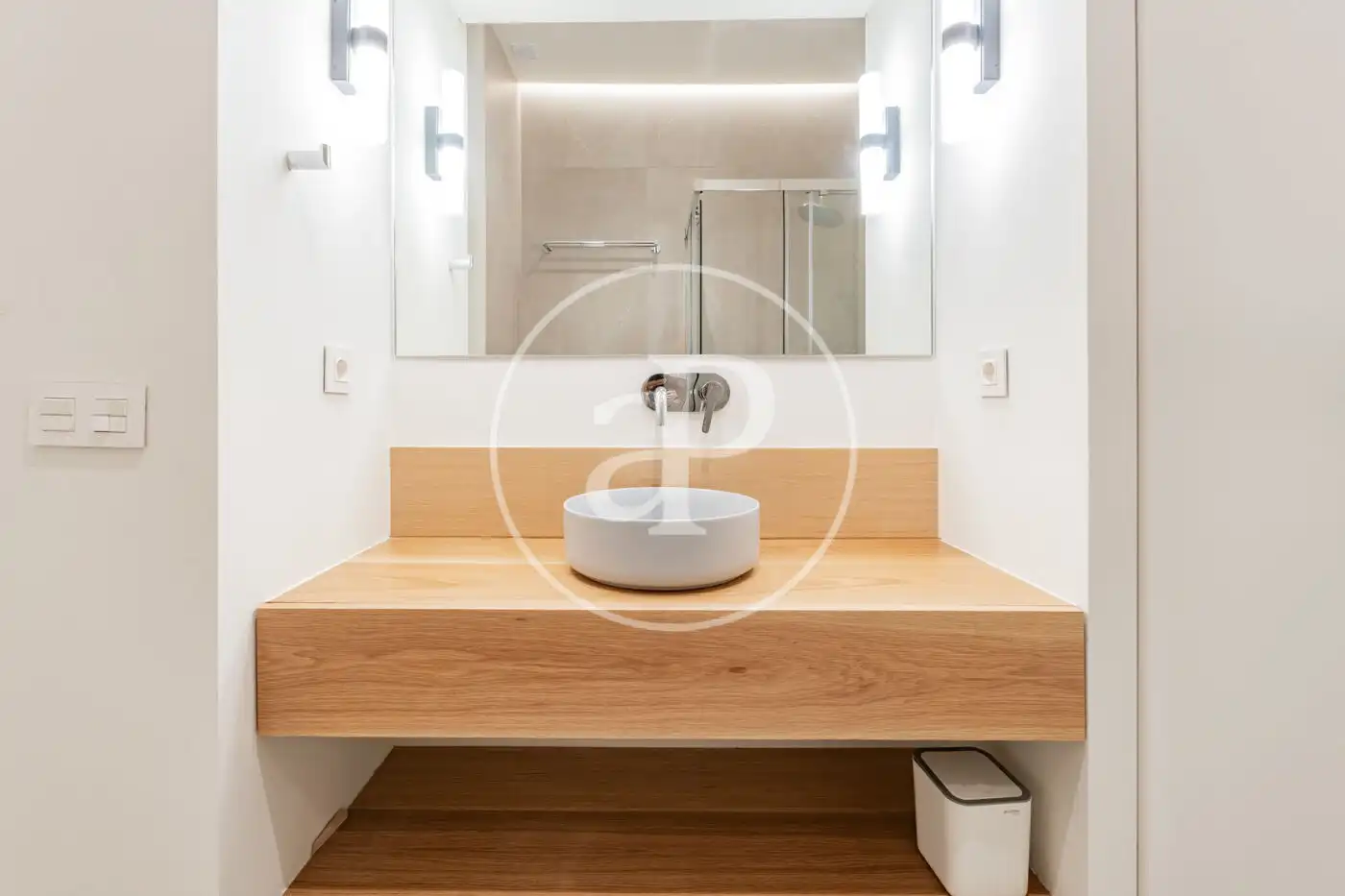 Badezimmer von Wohnung zur Miete in Madrid mit Klimaanlage, Heizung und Möbliert
