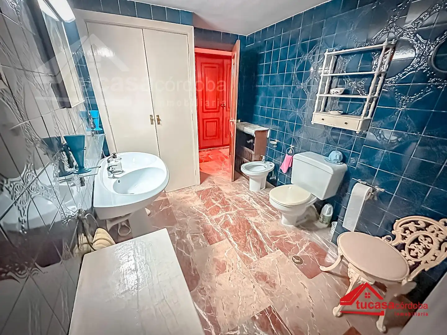 Bathroom of Flat for sale in Córdoba  with Air Conditioner, Terrace and Storage room