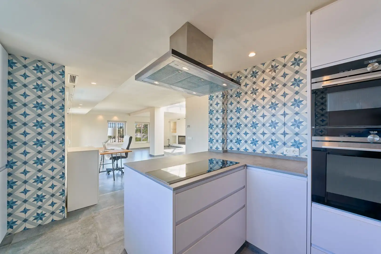 Cocina de Casa o chalet en venta en Málaga con Aire acondicionado, Calefacción y Jardín privado
