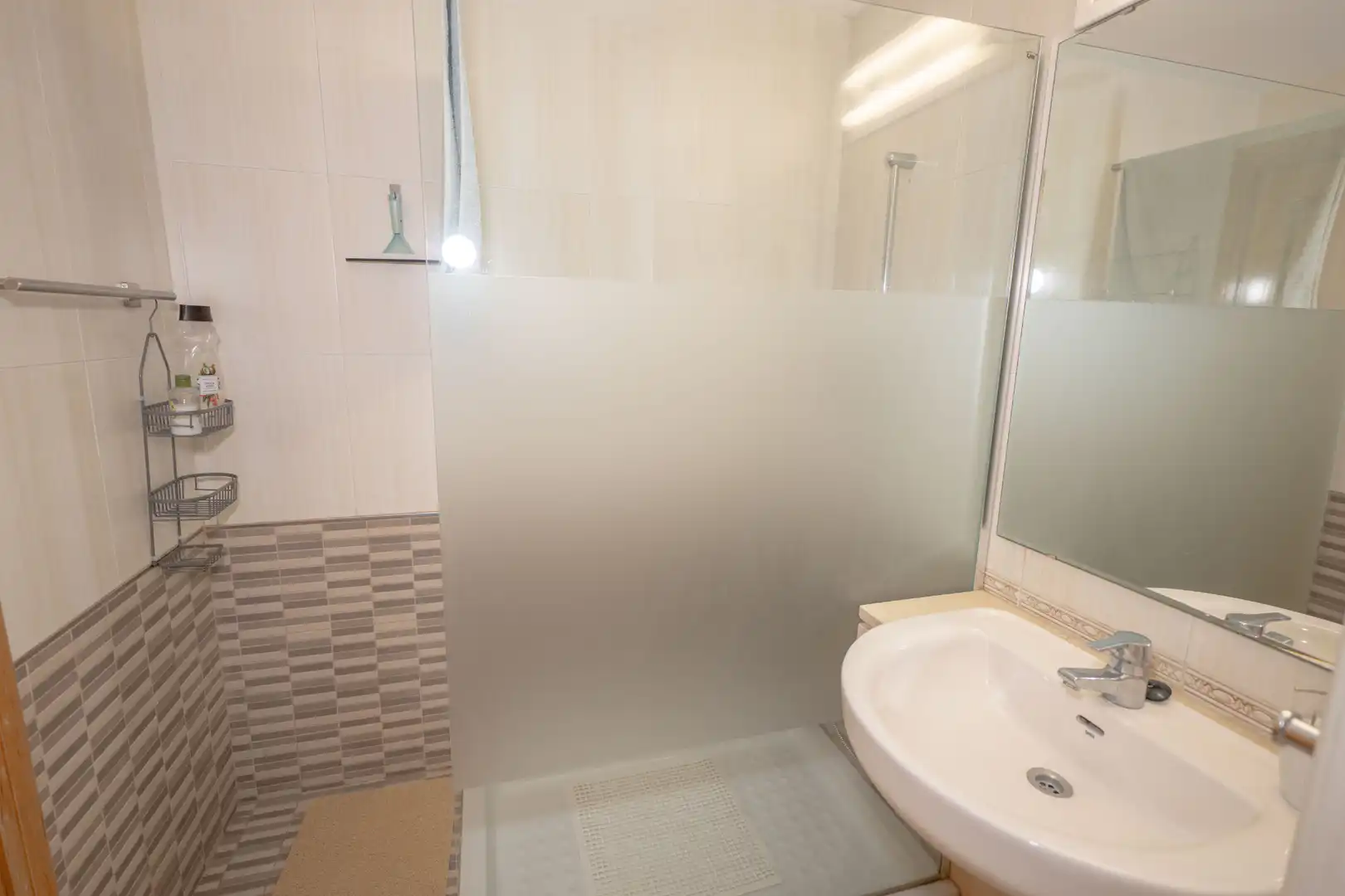 Baño de Piso en venta en El Ejido con Aire acondicionado, Terraza y Trastero
