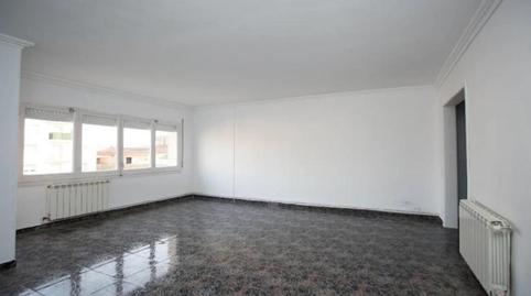 Foto 3 de Apartament en venda a Carrer Angel Guimera, Centre, Salt