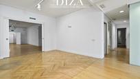 Planta baja for sale in  Madrid Capital  with Air Conditioner, Heating and Storage room