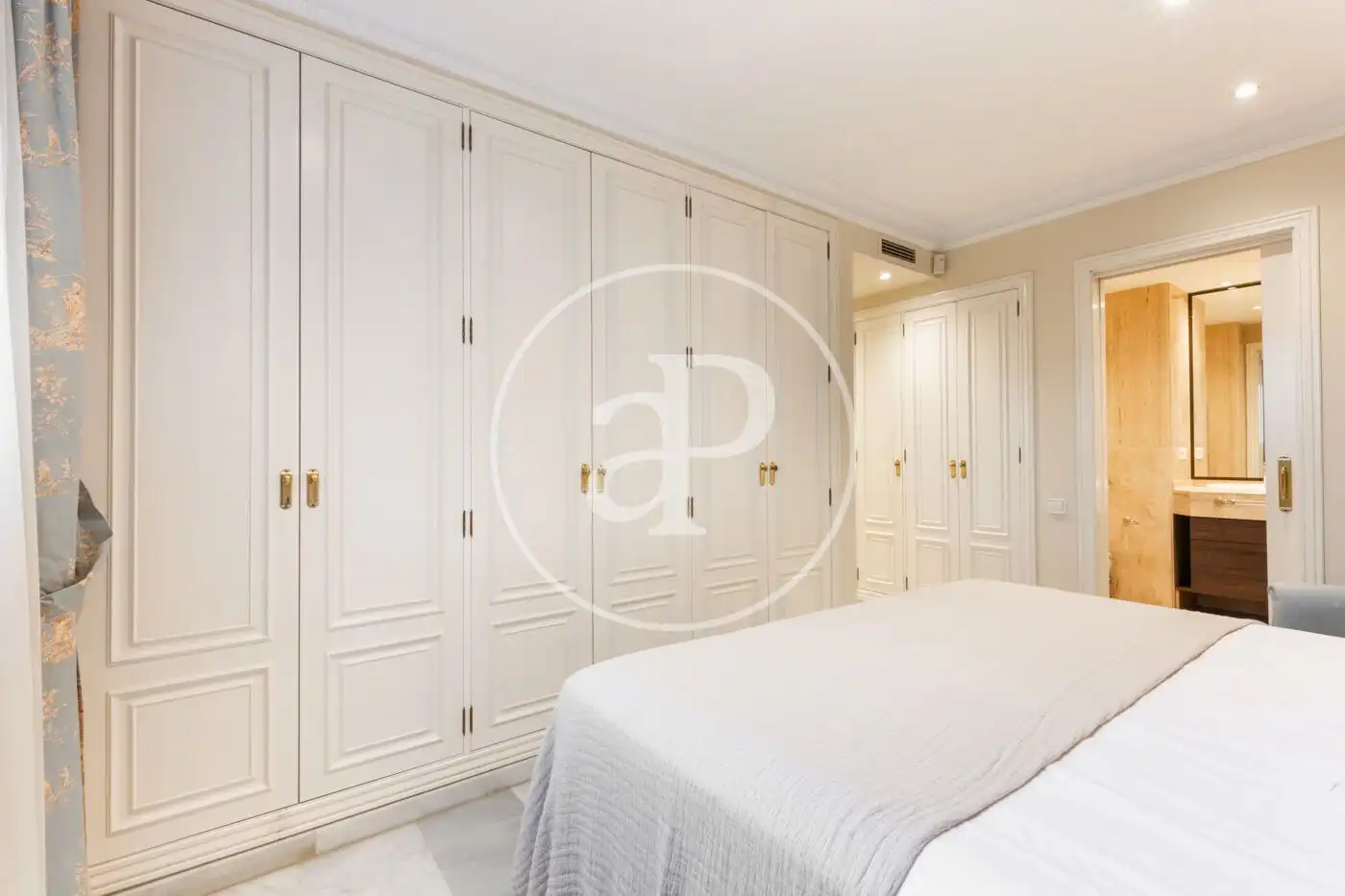 Bedroom of Flat for rent in Valencia  with Air Conditioner, Heating and Storage room