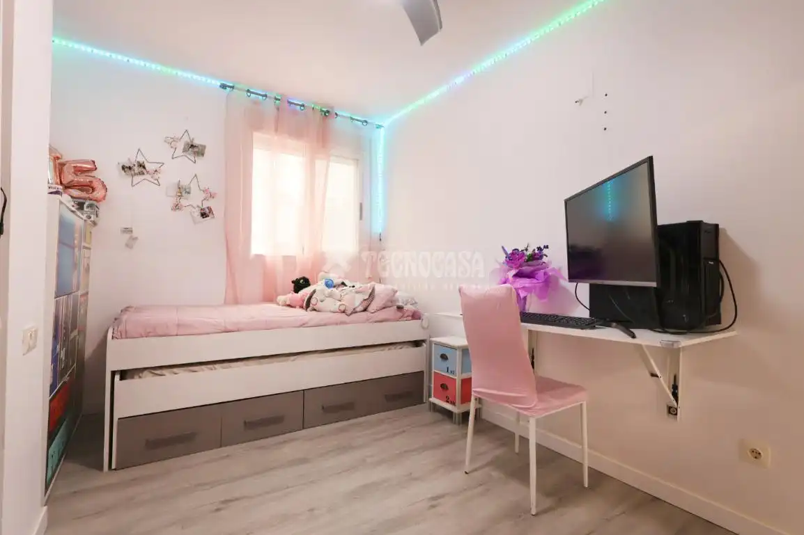 Schlafzimmer von Wohnung zum Verkauf in Sagunto / Sagunt mit Klimaanlage, Parkett und Möbliert