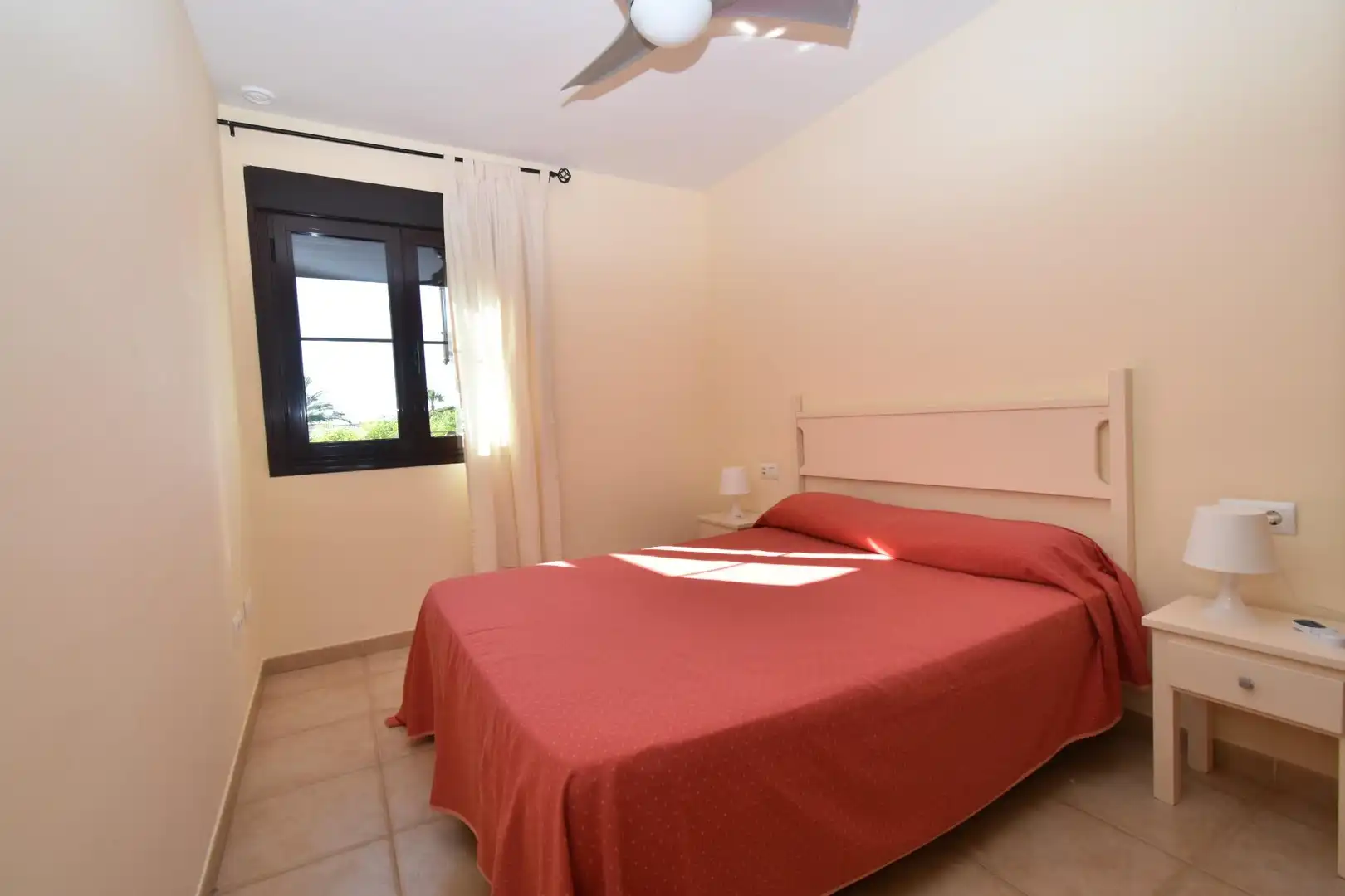 Habitación de Ático en venta en Chiclana de la Frontera con Jardín privado, Terraza y Amueblado