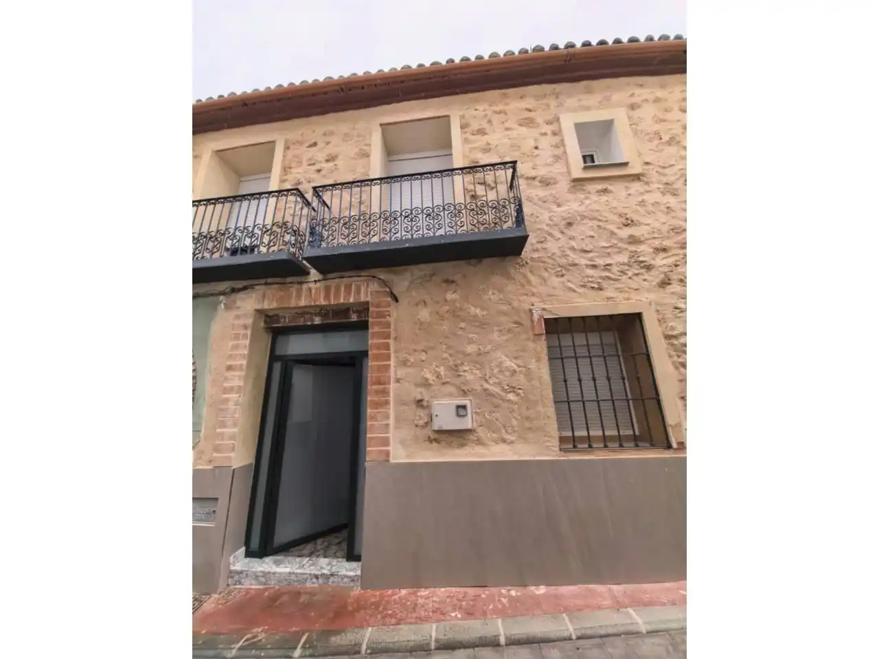 Vista exterior de Casa adosada en venta en Ador con Calefacción, Terraza y Amueblado