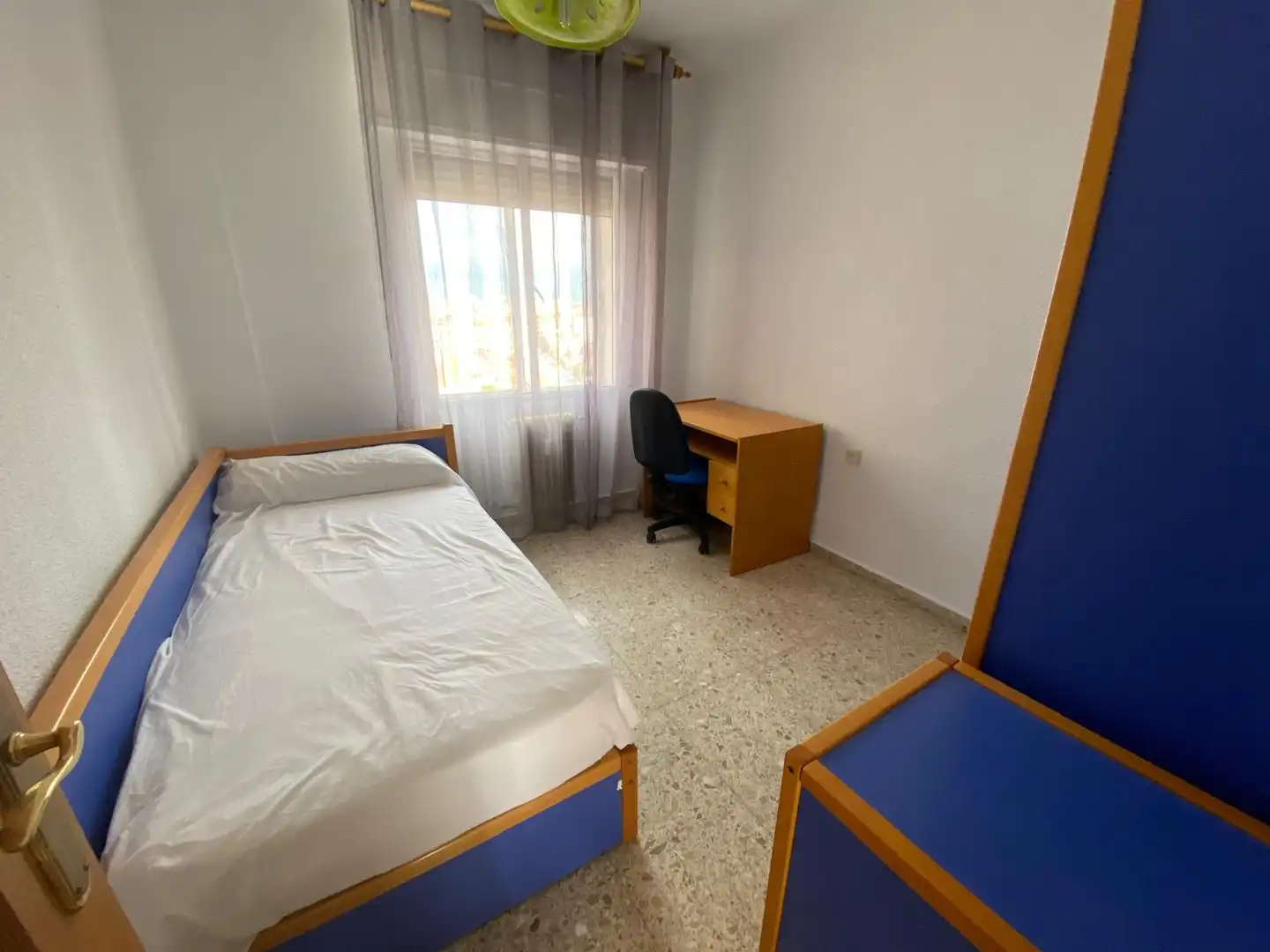Wohnung zur Miete in Calle Doctor García Reyes, Parque Sur