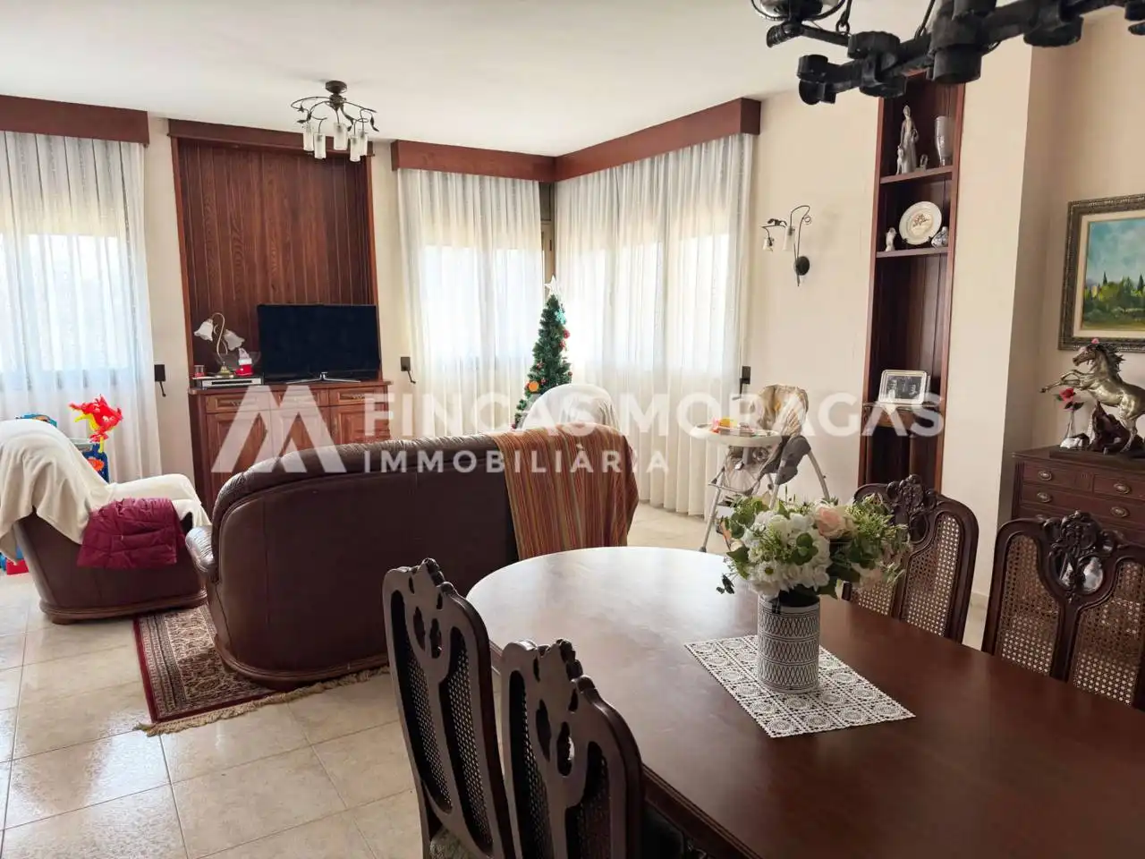Sala d'estar de Casa o xalet en venda en Cerdanyola del Vallès amb Aire condicionat, Calefacció i Jardí privat