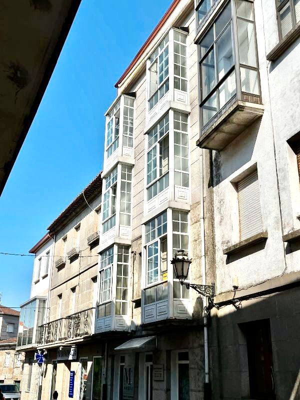 Vista exterior de Edifici en venda en A Cañiza  