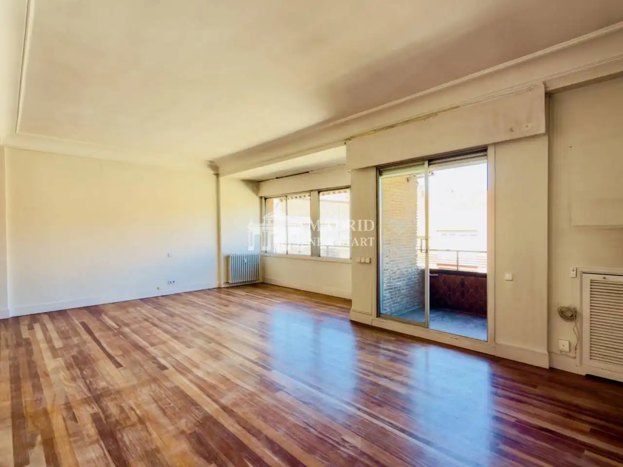 Wohnzimmer von Wohnung zum Verkauf in Madrid mit Klimaanlage, Heizung und Terrasse