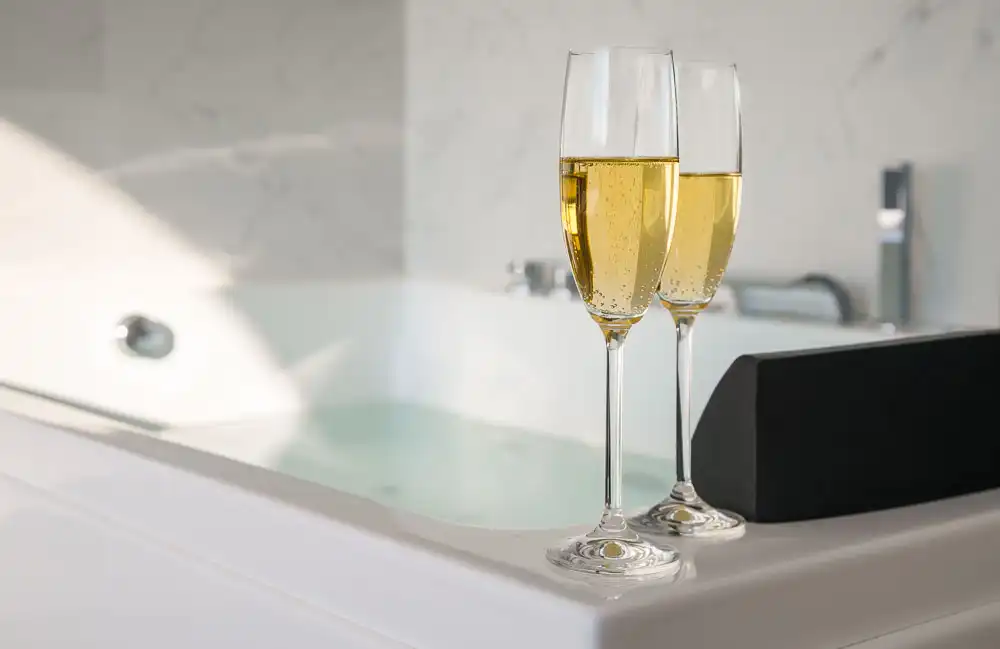 Bathroom of Study for sale in Empuriabrava  with Air Conditioner and Jacuzzi