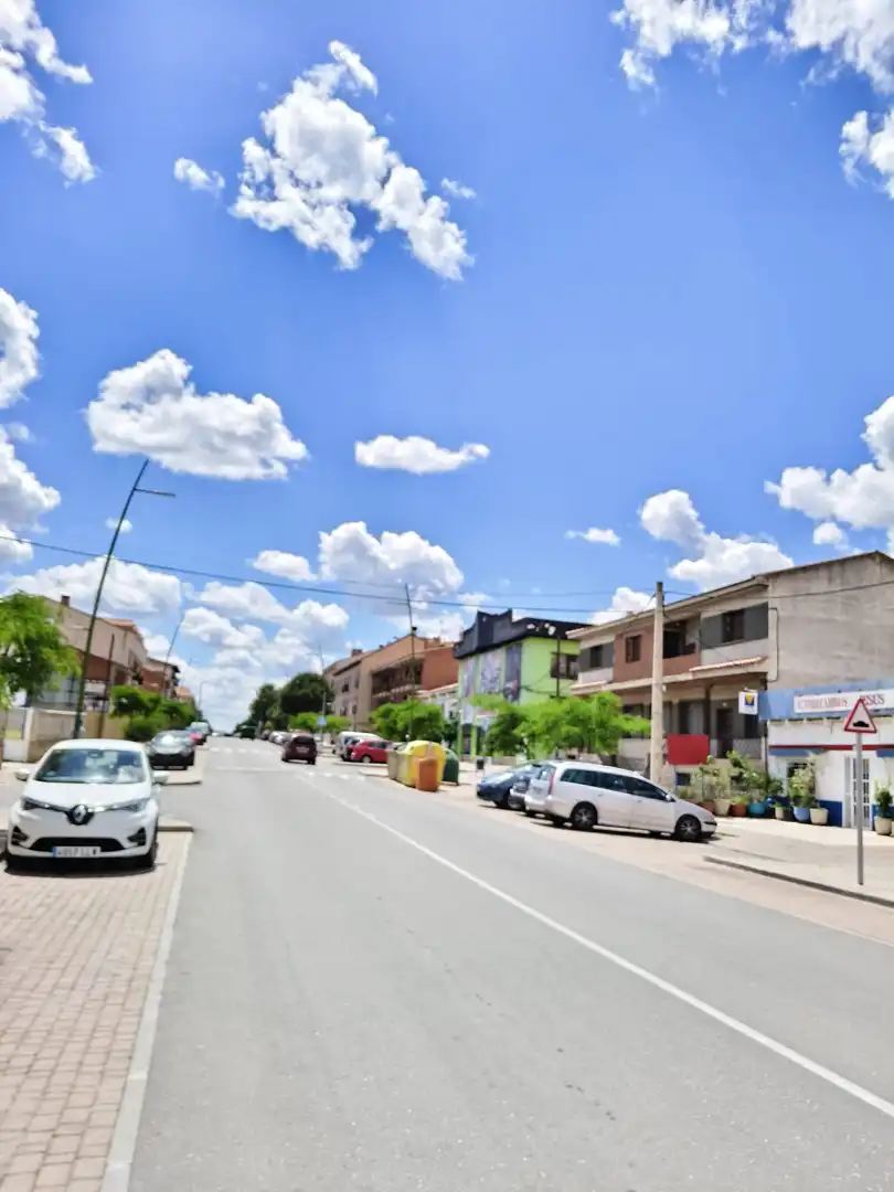 Außenansicht von Wohnung zum Verkauf in Yuncos mit Heizung und Balkon