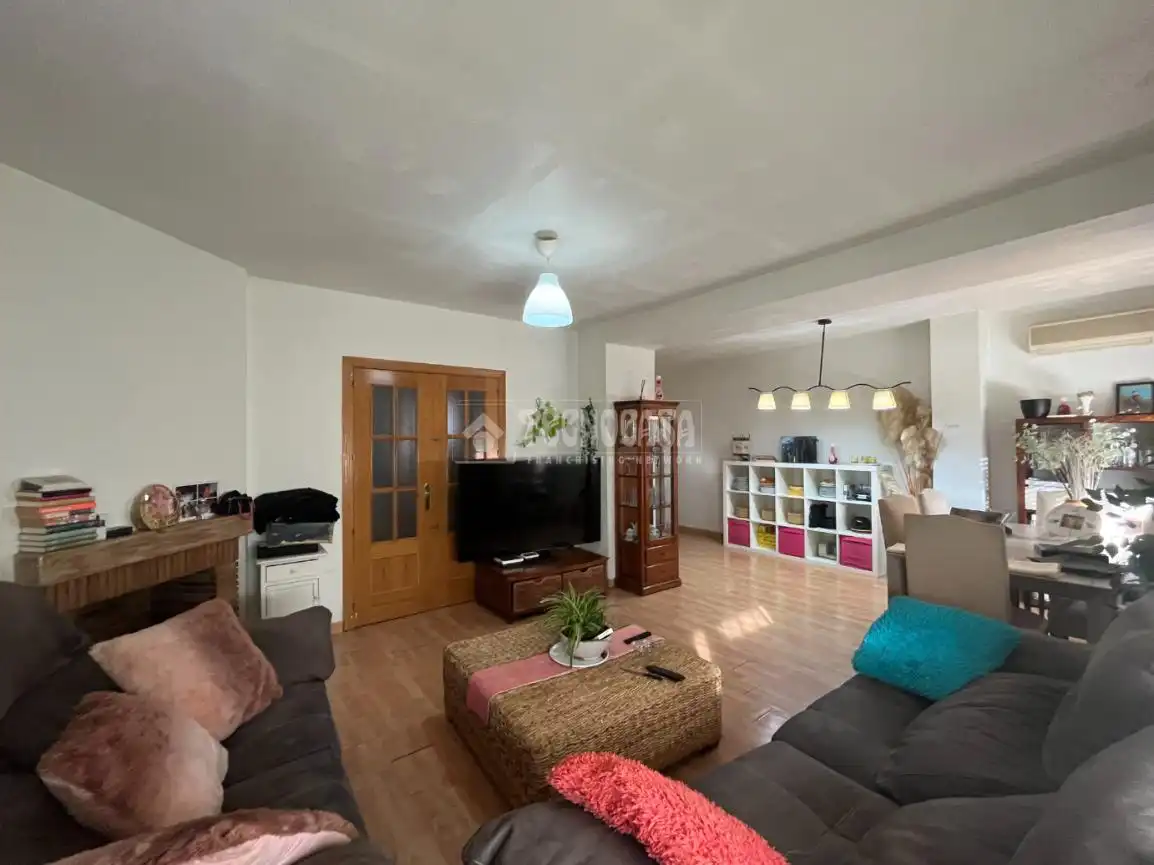 Sala d'estar de Casa adosada en venda en Velilla de San Antonio