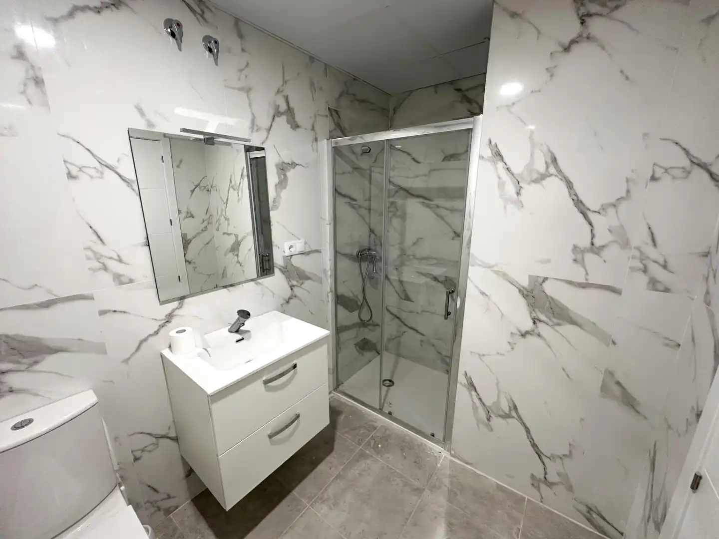 Bany de Loft en venda en Granada amb Aire condicionat