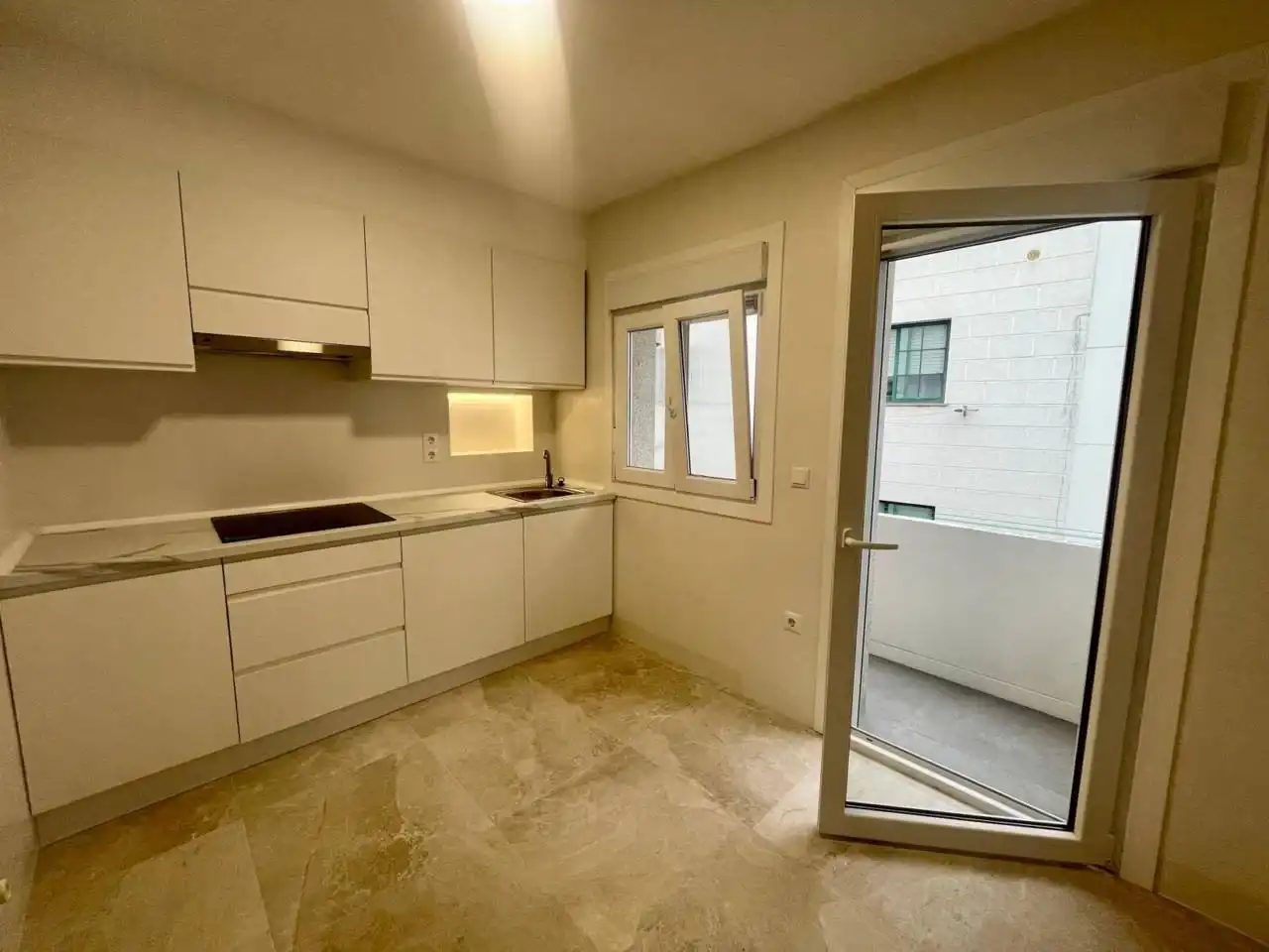 Kitchen of Flat for rent in Betanzos  with Balcony