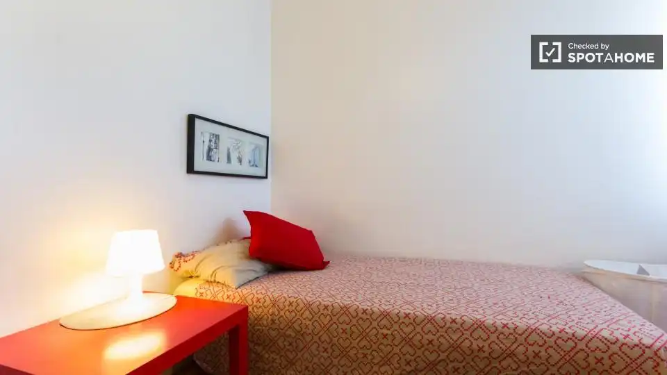 Room in Embajadores - Lavapiés