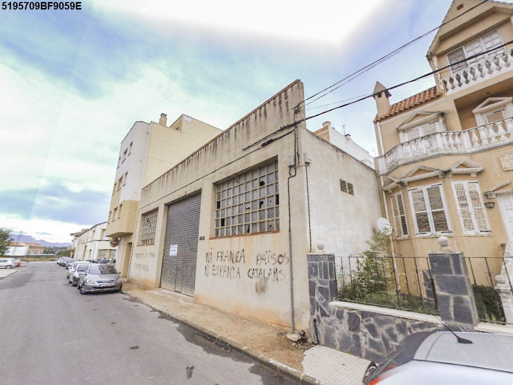 Edifici en venda a C/ Montells                                       , Grau - Quintanes