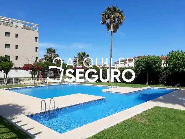 Piscina de Pis de lloguer en Dénia amb Aire condicionat, Terrassa i Traster