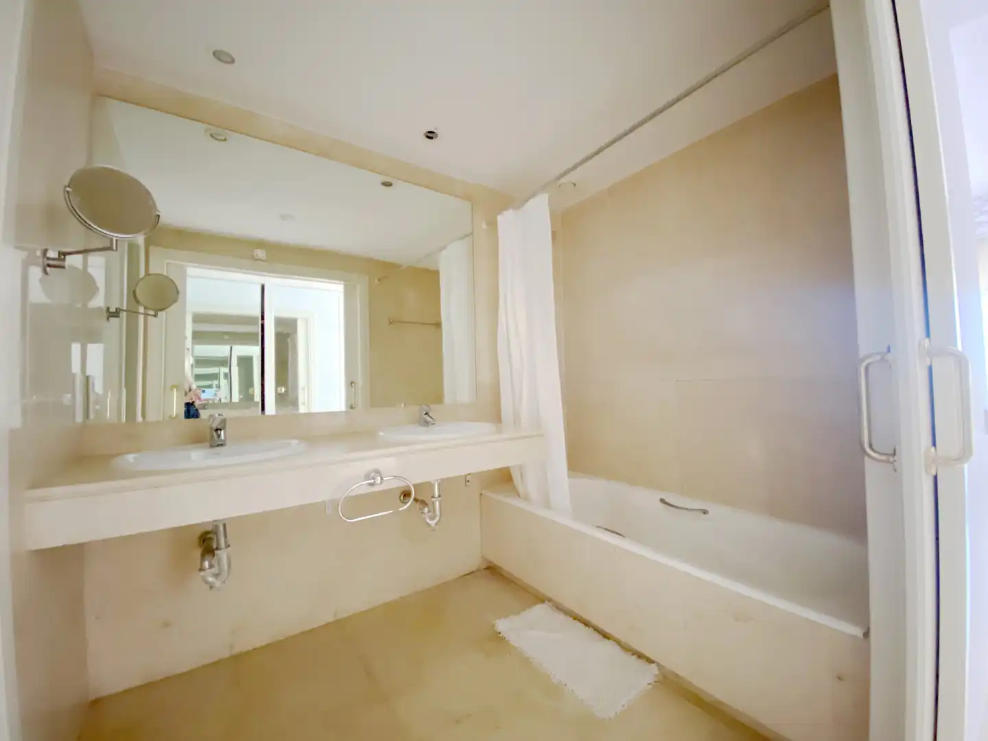 Bathroom of Apartments for sale in Manilva  with Private garden, Terrace and Storage room