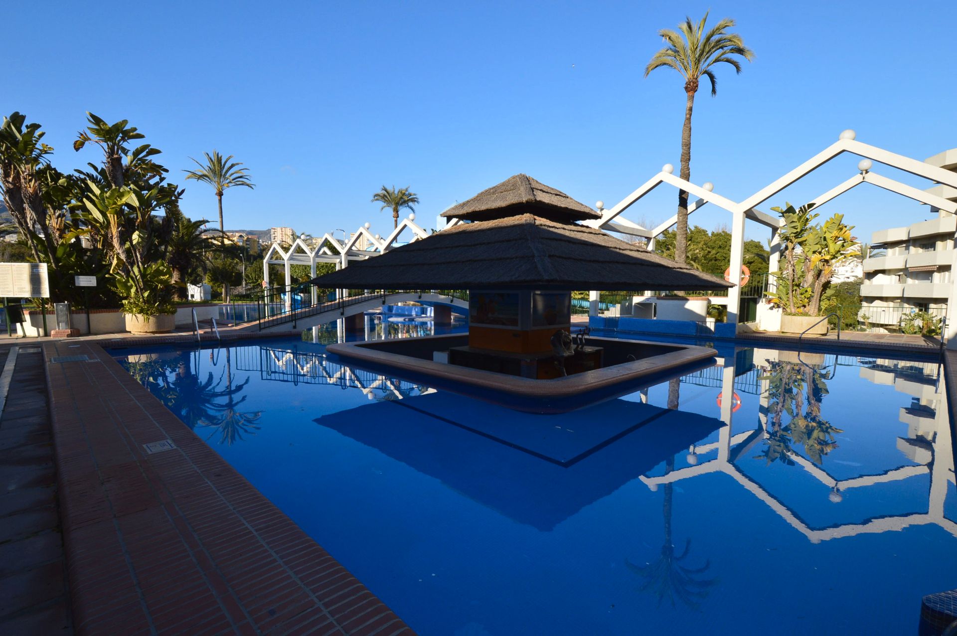 Swimming pool of Study for rent in Benalmádena  with Air Conditioner, Terrace and Furnished