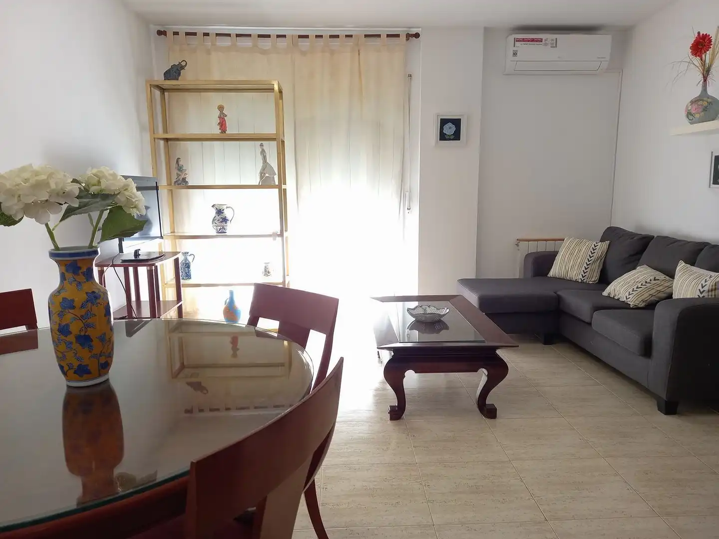 Wohnzimmer von Wohnung zur Miete in Villanueva de la Cañada mit Klimaanlage