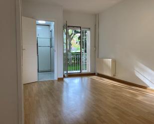 Dormitori de Apartament de lloguer en  Madrid Capital amb Terrassa