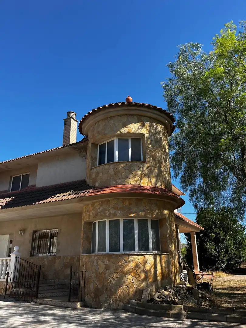 Xalet amb piscina en venda a Urbanitzacions