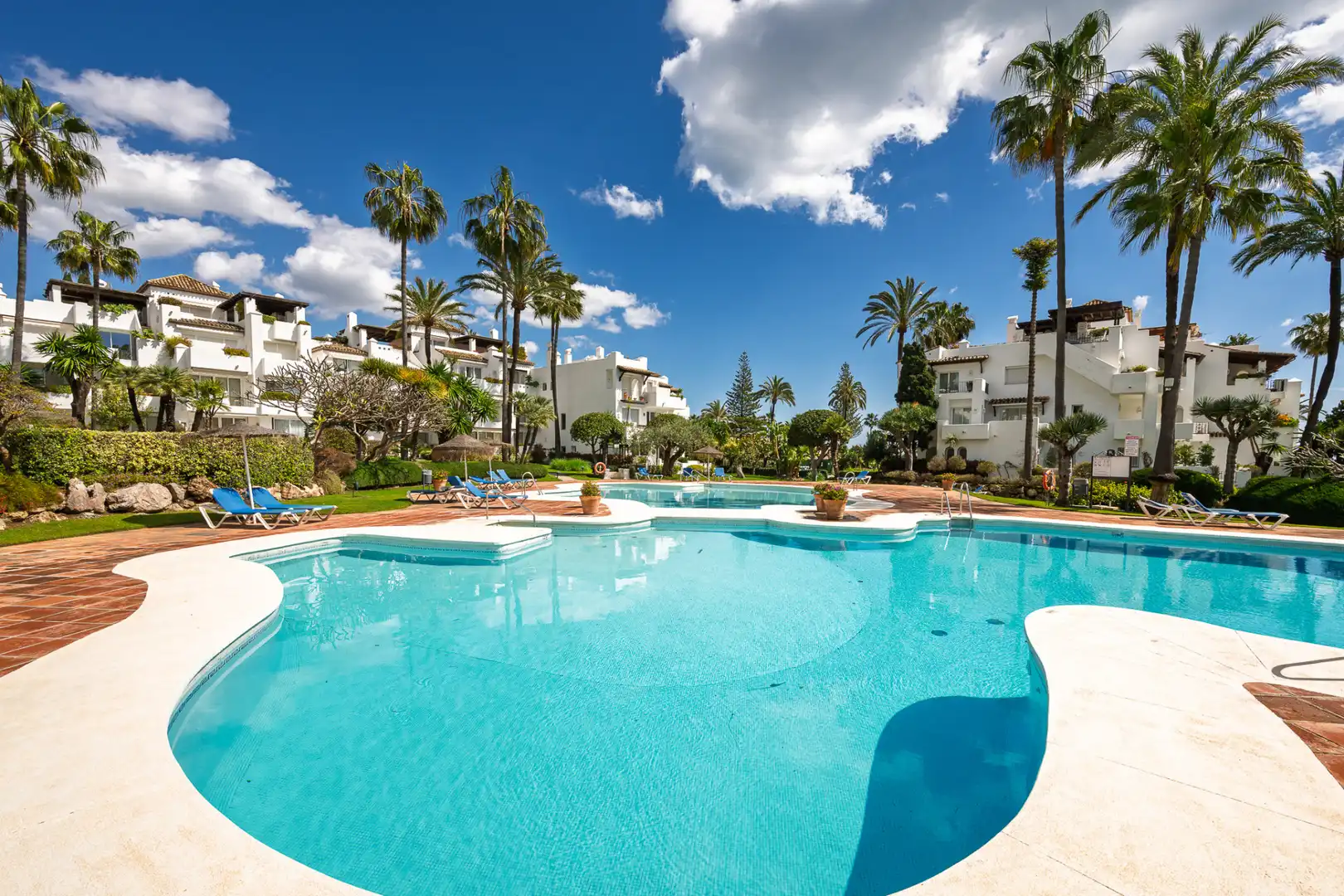 Garden of Ground floor for sale in Estepona  with Air Conditioner, Terrace and Swimming Pool